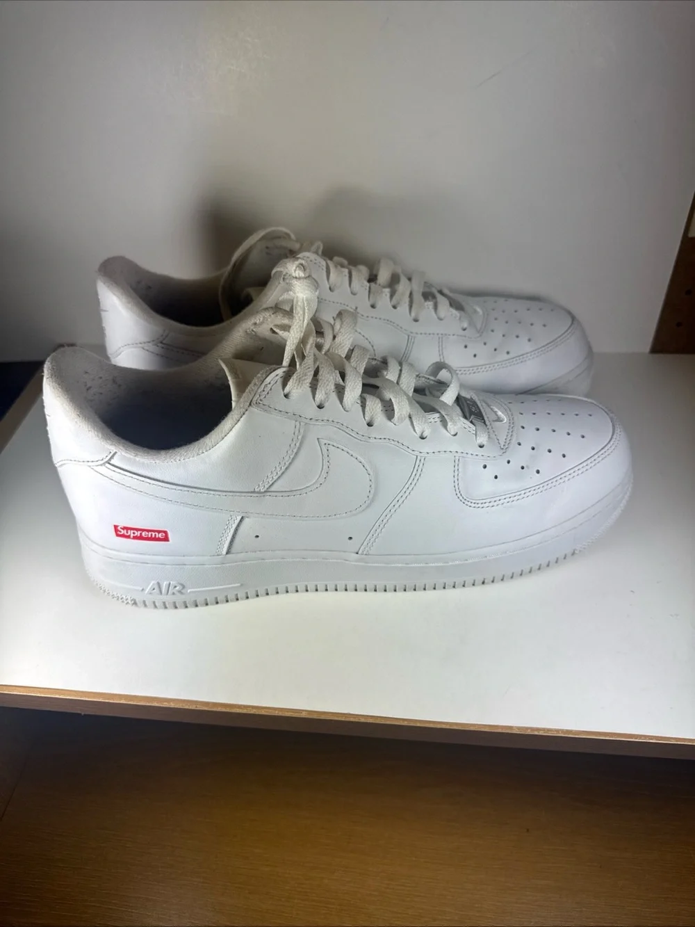 Nike x Supreme White Air Force 1 Low Men’s Size 11 Sneakers